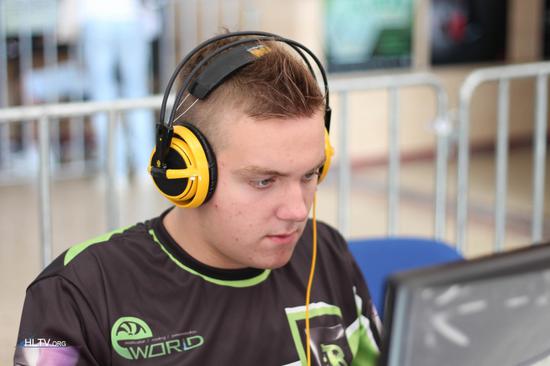 EDward Gaming 被击倒了！ ThunderTalk Gaming 的四连击飞行阵容激活了