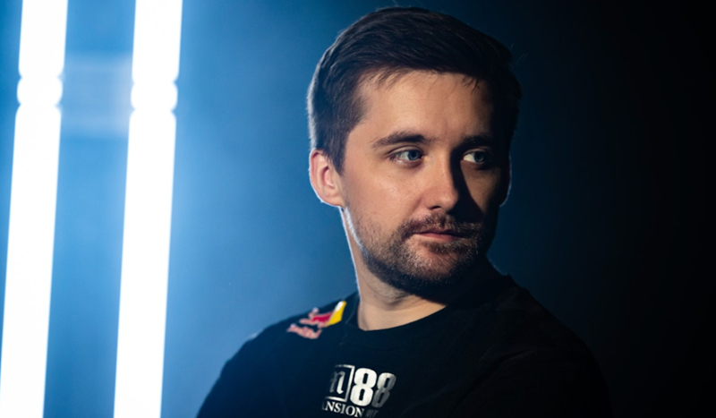 被击败但仍然光荣 x2！ Jee 的 4 次击杀无效，但 NAVI 的铁血防守让他们从 1-2 反弹，战胜了 TyLoo 。