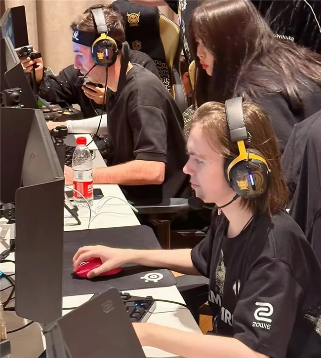 LPL最新赛程公布：夏季赛决赛和冒泡赛这么打